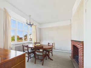 Dining Room- click for photo gallery